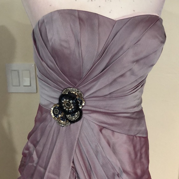 Vertical ruffles/gathers sleeveless knee l… - Picture 2 of 11